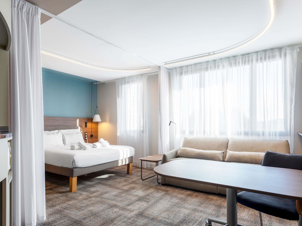 Suite Superior con 1 cama doble y 1 sofá - cama del hotel Novotel Suites Nancy Centre