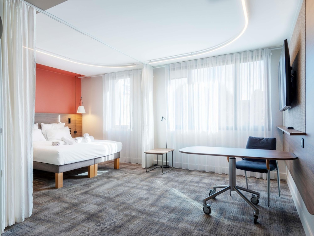 Suite superior con 1 cama doble del hotel Novotel Suites Nancy Centre. Foto 1