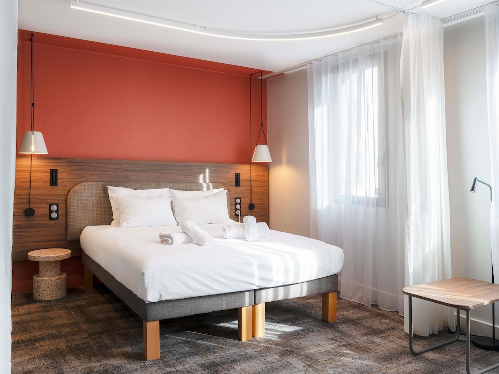 Suite superior con 1 cama doble del hotel Novotel Suites Nancy Centre. Foto 2