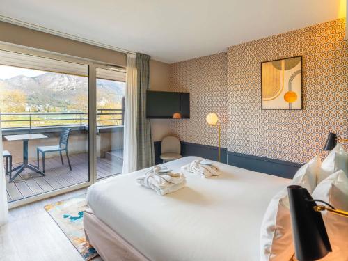 Deluxe Double Room with Terrace - Lake Side del hotel Splendid Lac D'annecy - Handwritten Collection. Foto 5