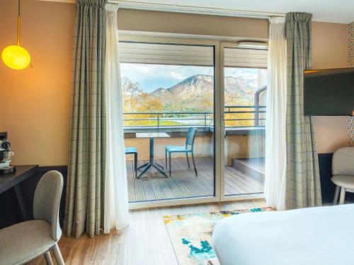 Deluxe Double Room with Terrace - Lake Side del hotel Splendid Lac D'annecy - Handwritten Collection. Foto 8