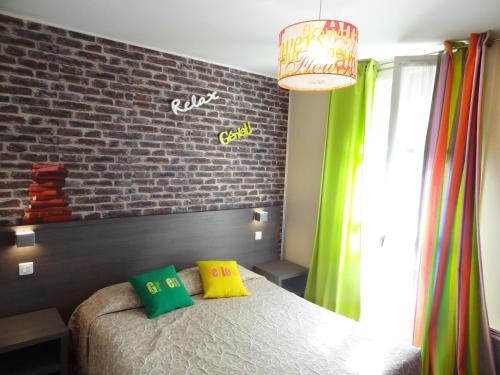 Habitación Doble - 2 camas del hotel AMELIE HOTEL. Foto 1