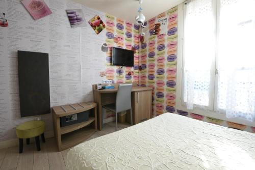 Habitación Doble del hotel AMELIE HOTEL. Foto 7