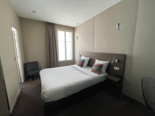 Habitación doble Superior 1 Cama queen del hotel AMIRAL-FONDARY. Foto 3