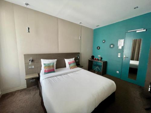 Habitación doble Superior 1 Cama queen del hotel AMIRAL-FONDARY. Foto 5