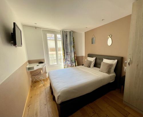 Habitación Doble con ducha del hotel AMIRAL-FONDARY. Foto 5