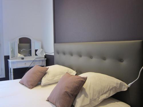 Habitación Doble con ducha del hotel AMIRAL-FONDARY. Foto 8