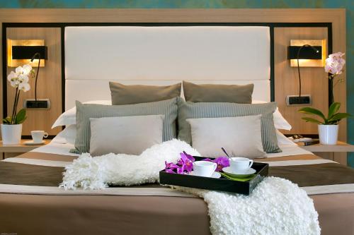 Habitación Doble Deluxe con bañera de hidromasaje del hotel Demetra. Foto 3