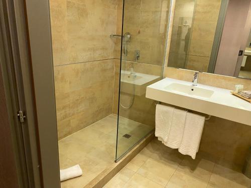 Habitación Doble Superior del hotel Klima Milano Fiere. Foto 1