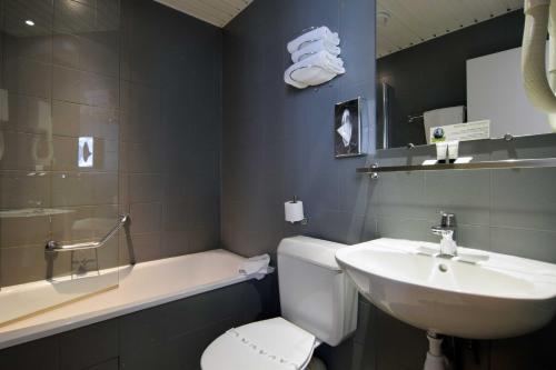 Habitación Doble del hotel Saphir Grenelle. Foto 3