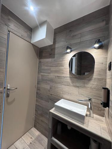 Habitación Doble del hotel ANGLETERRE. Foto 4
