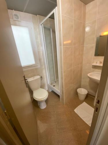 Habitación Doble del hotel ANGLETERRE. Foto 10