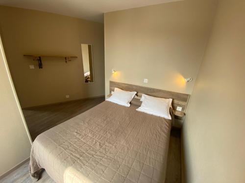 Habitación Doble del hotel ANGLETERRE. Foto 12