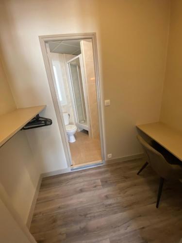 Habitación Doble del hotel ANGLETERRE. Foto 18