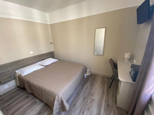 Habitación Individual del hotel ANGLETERRE. Foto 4