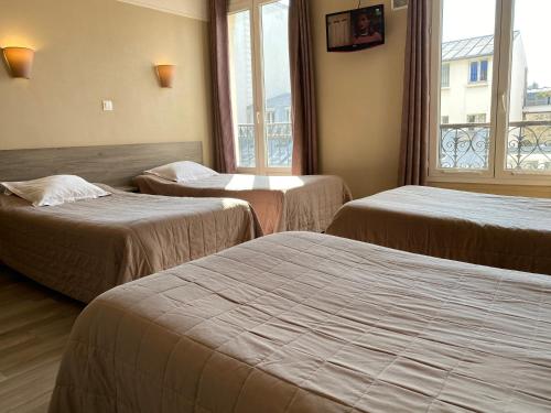 Habitación cuádruple del hotel ANGLETERRE. Foto 6