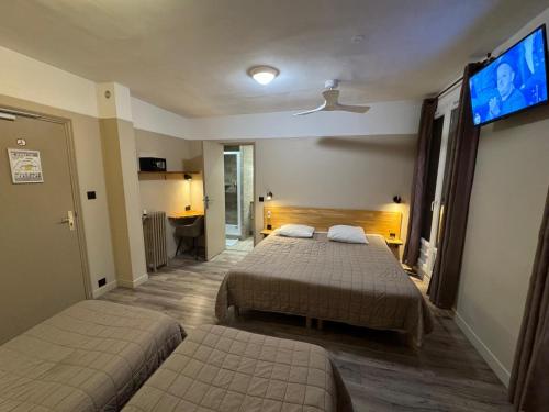 Habitación cuádruple del hotel ANGLETERRE. Foto 10