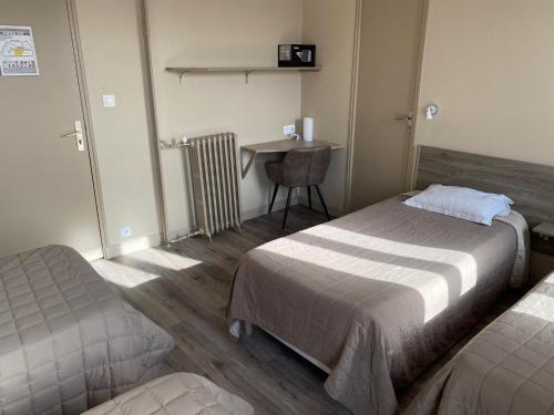 Habitación cuádruple del hotel ANGLETERRE. Foto 15