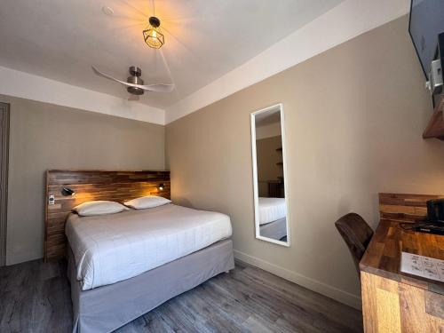Habitación Doble del hotel ANGLETERRE. Foto 16