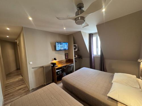 Habitación Triple del hotel ANGLETERRE. Foto 10