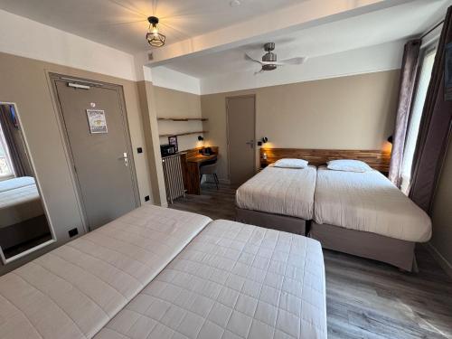 Habitación Cuádruple del hotel ANGLETERRE. Foto 10