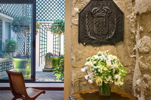 Habitación Doble con ducha y bañera del hotel Saint Paul Rive Gauche. Foto 1