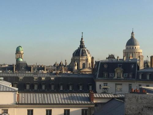 Suite Junior del hotel Saint Paul Rive Gauche. Foto 2