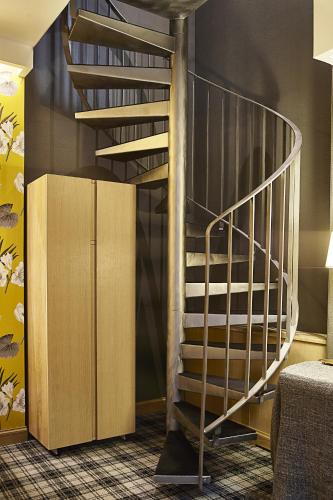 Habitación Cuádruple Dúplex del hotel Saint Paul Rive Gauche. Foto 3