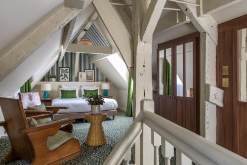 Suite con cama extragrande del hotel Saint Germain Des Pres. Foto 4