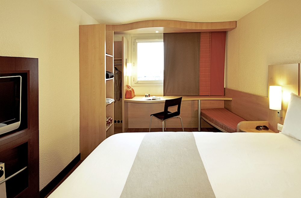 Habitación con 1 cama doble, 63x79 pulgadas 160x200 cm, nuevo concepto de descanso fácil del hotel Ibis Basel Bahnhof. Foto 2