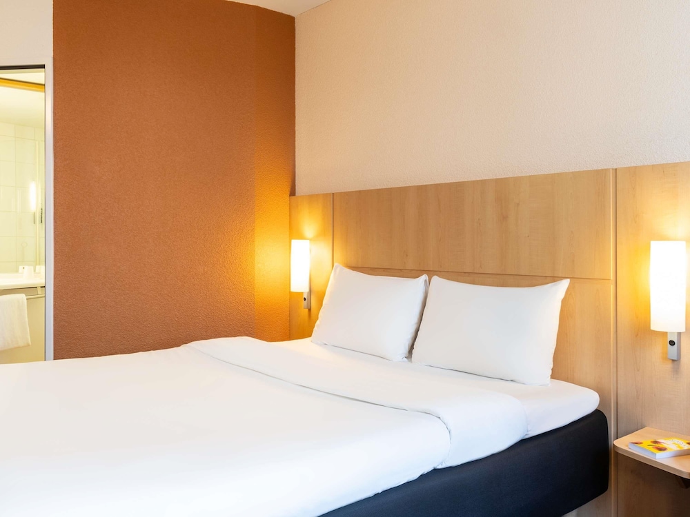 Habitación con 1 cama doble, 63x79 pulgadas 160x200 cm, nuevo concepto de descanso fácil del hotel Ibis Basel Bahnhof. Foto 5