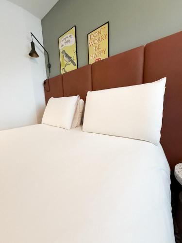 Habitación Doble Confort del hotel Ibis Lausanne Centre. Foto 5