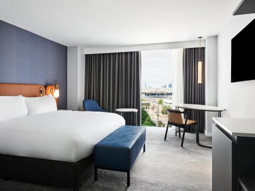 Habitación Deluxe con vistas al parque olímpico - 1 cama extragrande del hotel Hyatt Regency London Stratford. Foto 3