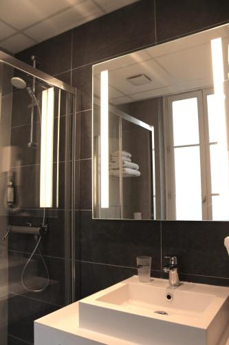 Habitación Doble del hotel Avia Saphir Montparnasse. Foto 14