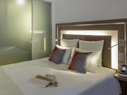 Habitación Superior: para no fumadores y con cama doble del hotel Novotel Lugano Paradiso. Foto 4