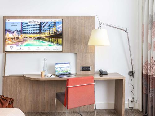 Habitación Superior: para no fumadores y con cama doble del hotel Novotel Lugano Paradiso. Foto 5