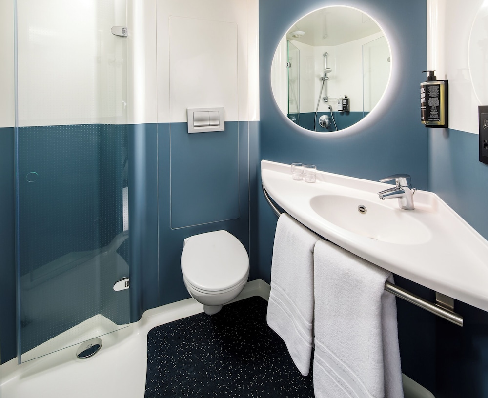 Habitación familiar doble, 1 cama doble con sofá cama del hotel Ibis London Blackfriars. Foto 5