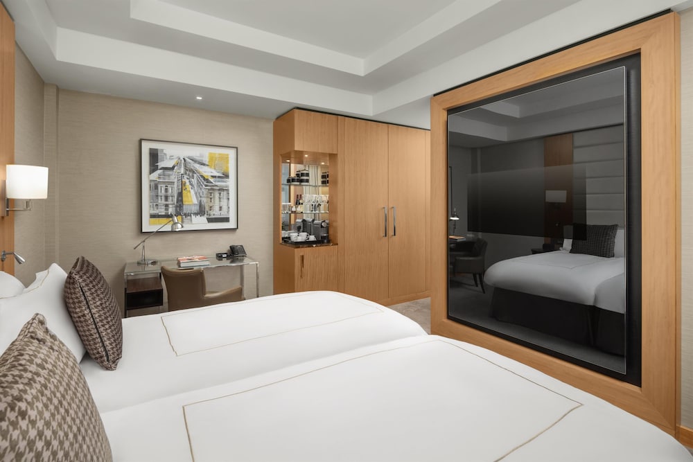 Twin Deluxe Room del hotel Conrad London St. James. Foto 1