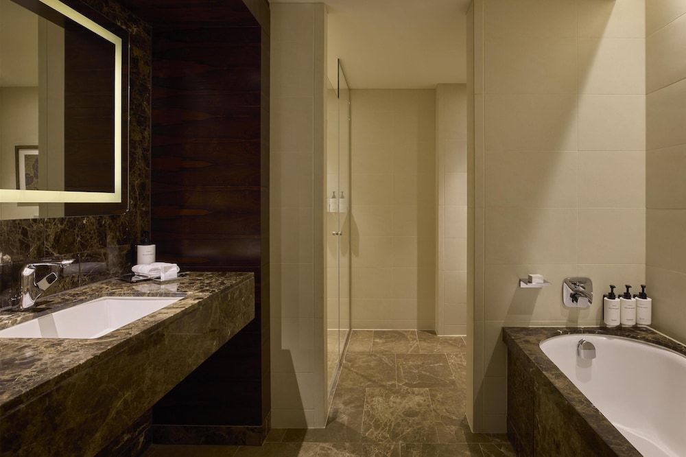 Habitación ejecutiva, 1 cama de matrimonio grande del hotel Conrad London St. James. Foto 7