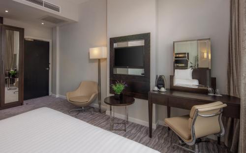 Habitación Deluxe con cama extragrande del hotel Doubletree By Hilton London - Greenwich. Foto 3