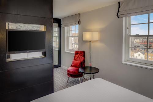 Habitación con cama grande del hotel Doubletree By Hilton London - Greenwich. Foto 3