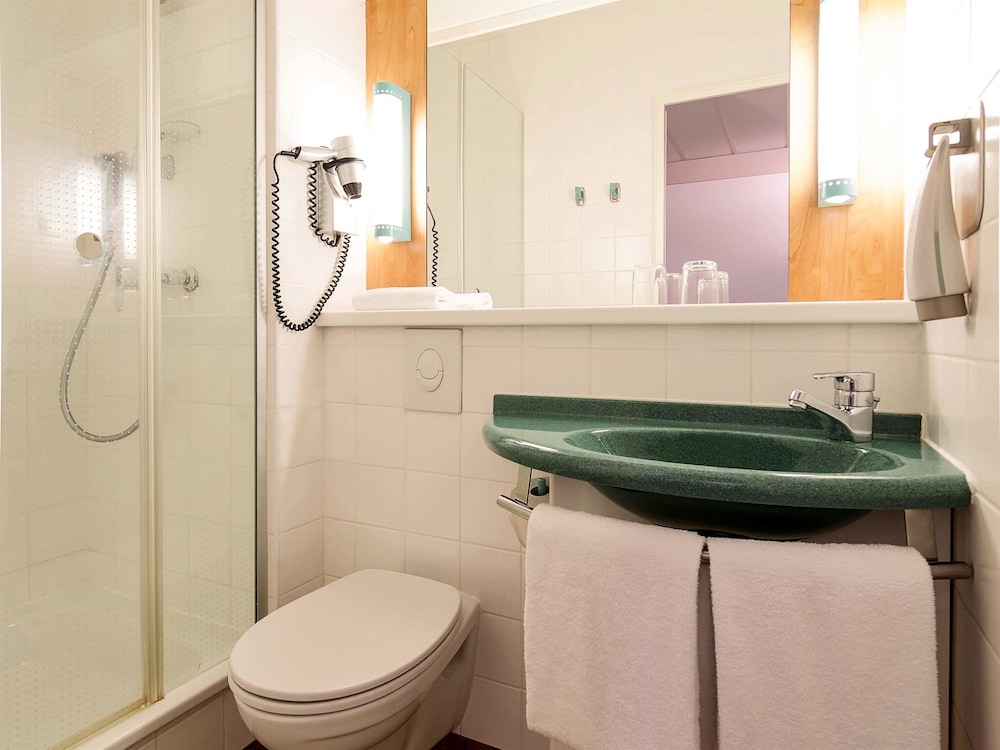 Habitación Estándar con 1 cama doble del hotel Ibis Bremen City. Foto 8