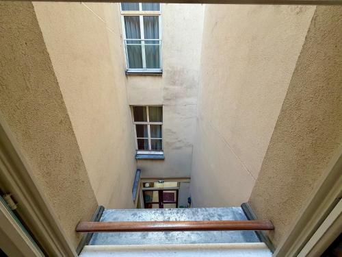 Habitación Doble CLASSIC COMFORT – Vista al patio del hotel 85 Saint Honore. Foto 6