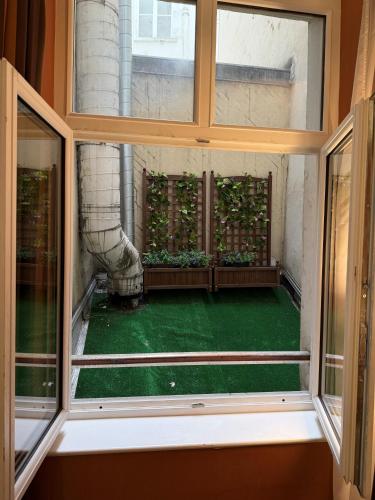 Habitación Doble Superior – Vistas al patio del hotel 85 Saint Honore. Foto 5