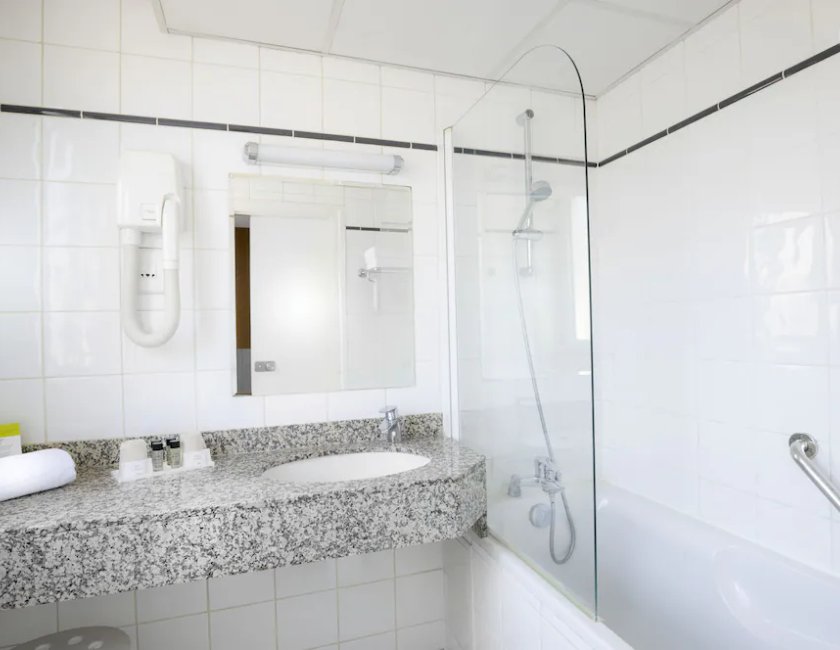 Habitación superior con 2 camas individuales del hotel Marais de Launay. Foto 4
