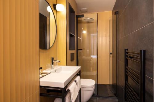 Habitación Doble Cubik Superior del hotel Paris Art Quartier Latin By Malone. Foto 9