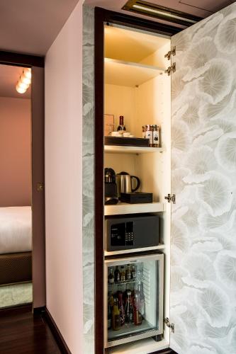 2 Habitaciones Dobles comunicadas del hotel Hôtel du Rond-Point des Champs-Élysées. Foto 4