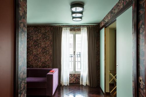 Suite con balcón del hotel Hôtel du Rond-Point des Champs-Élysées. Foto 4