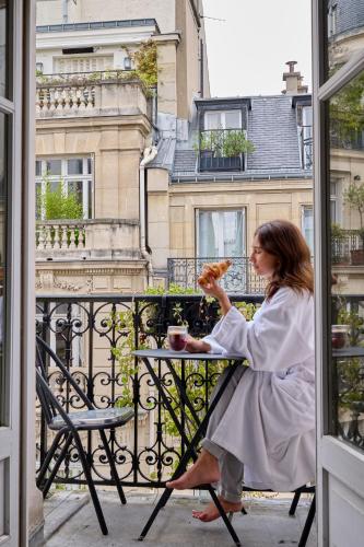 Suite con terraza del hotel BEAUSEJOUR RANELAGH. Foto 4