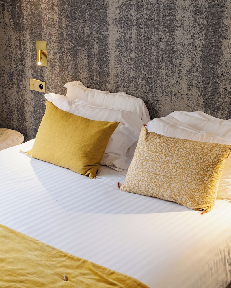 Suite romántica, 1 cama de matrimonio con sofá cama, terraza del hotel BEAUSEJOUR RANELAGH. Foto 20